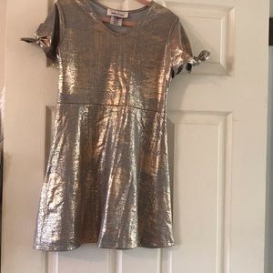 Dress Girl size M 6-7-8, Nine 1 Eight company gold with light gray
